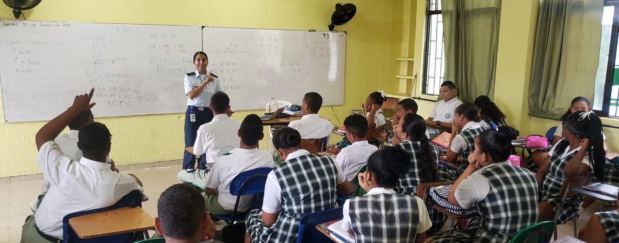 Fuerza Aérea Colombiana lidera campañas en favor de niños y jóvenes del archipiélago de San Andrés