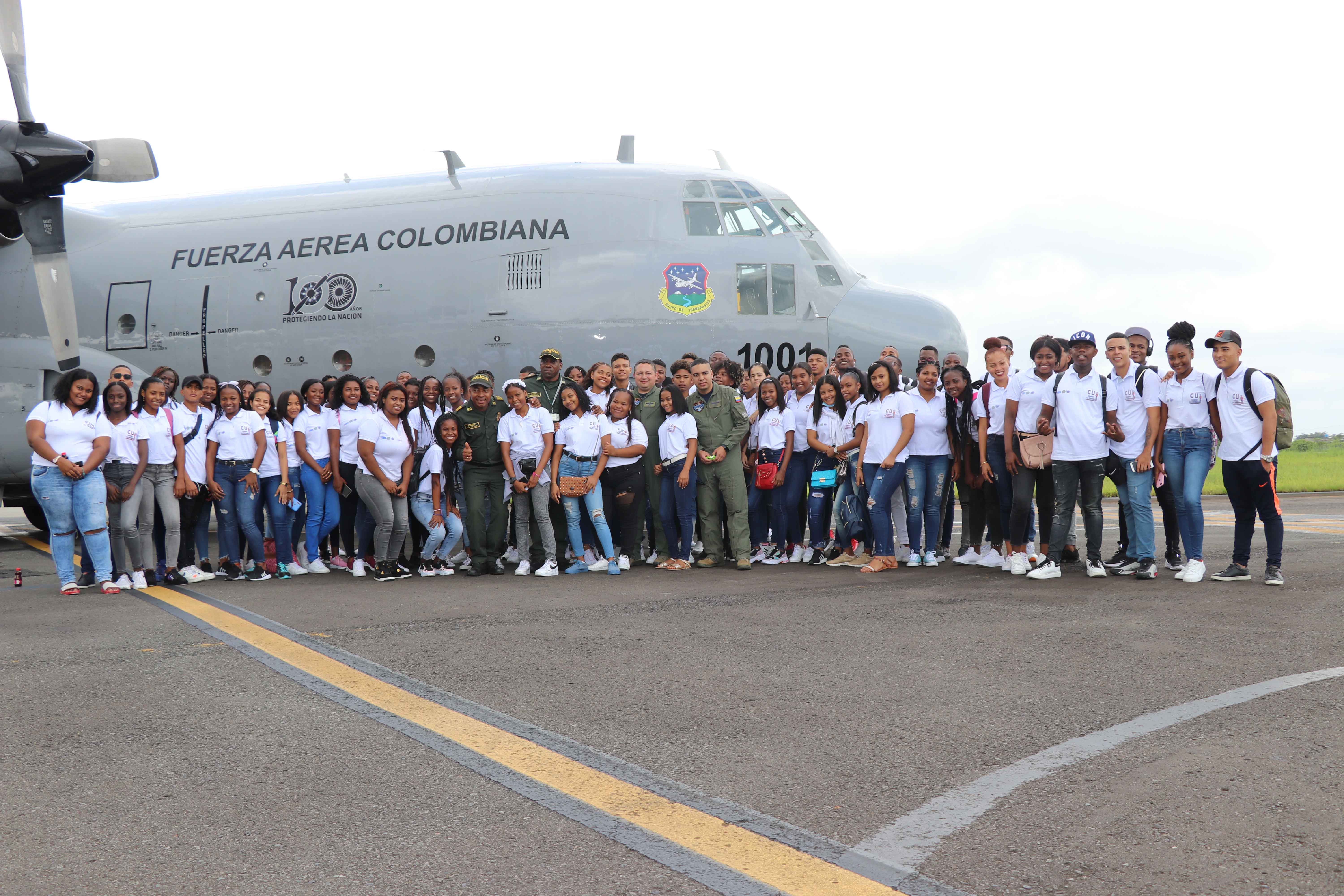 Fuerza Aérea Colombiana transporta esperanza a jóvenes  nariñenses