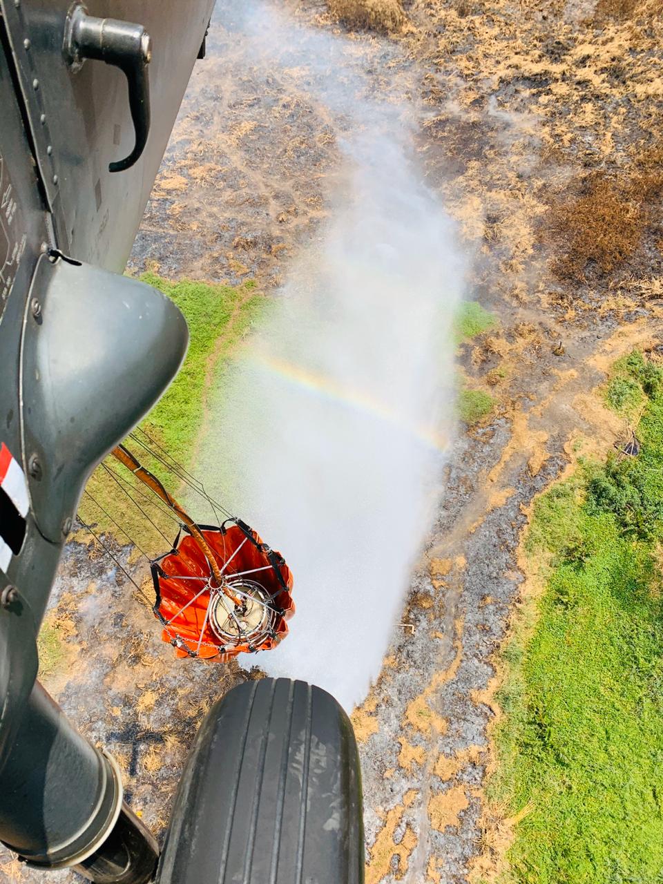 Incendio en Cereté es atendido con equipo Bambi Bucket de la Fuerza Aérea