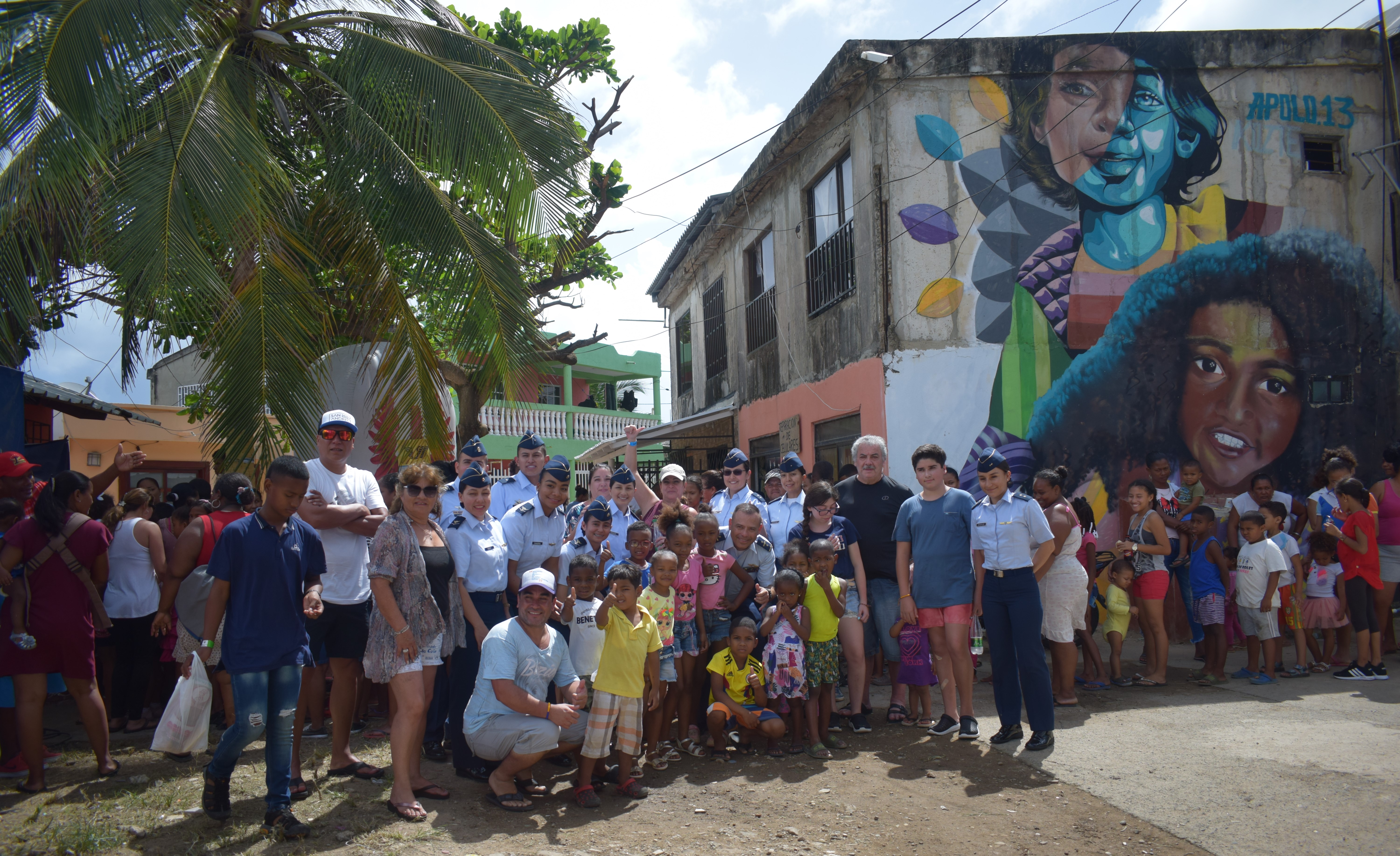 Más de 900 kits escolares fueron entregados a niños y niñas de San Andrés Islas