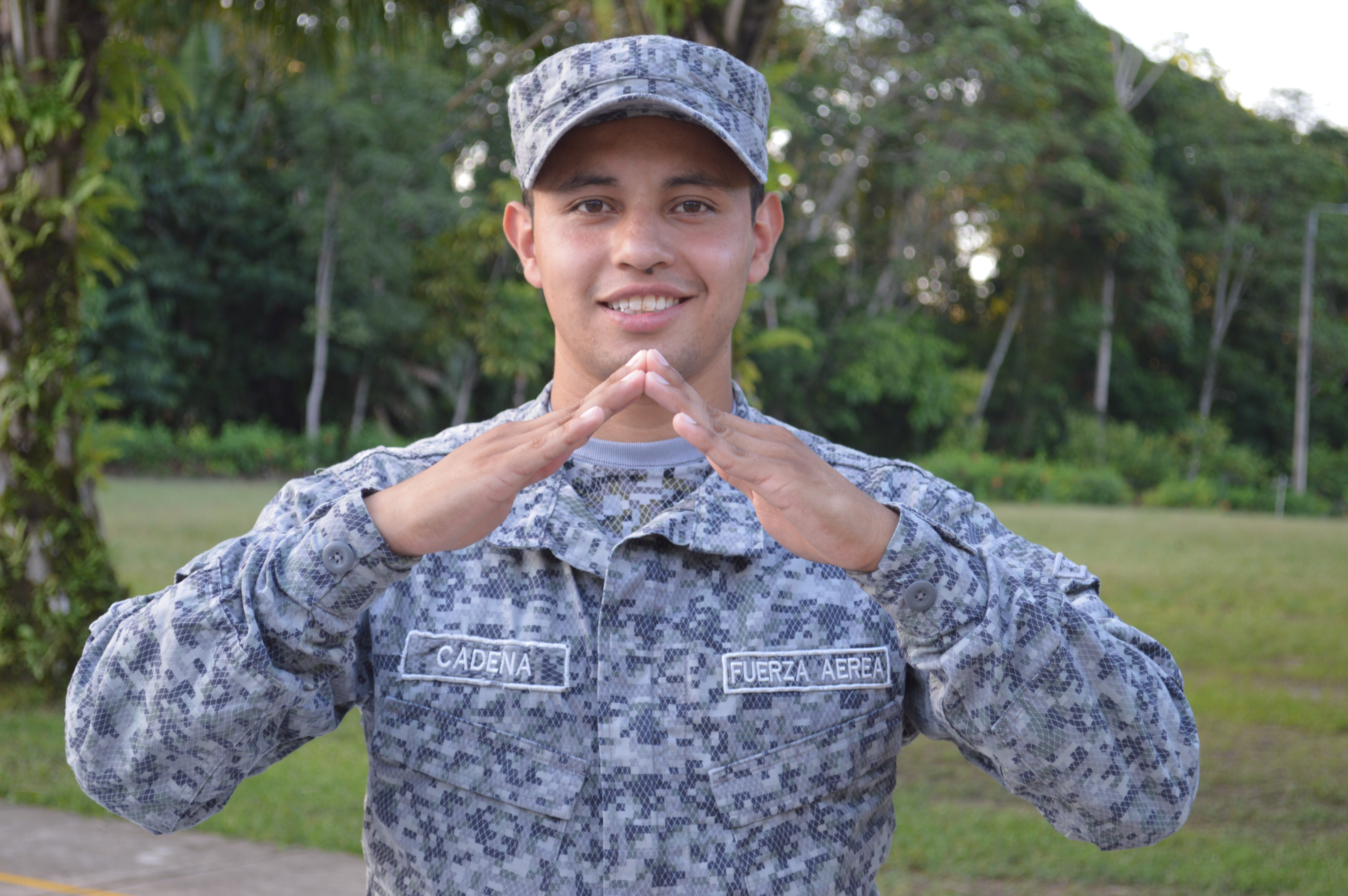 Con orgullo, soldado seguirá portando el uniforme de su Fuerza Aérea Colombiana
