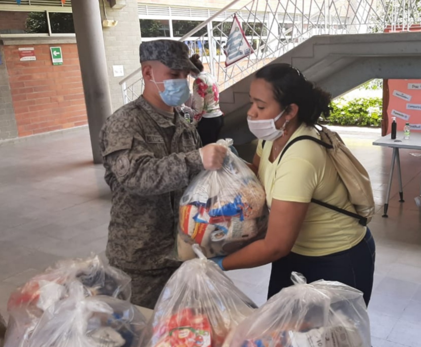 Habitantes de Rionegro recibieron ayuda humanitaria