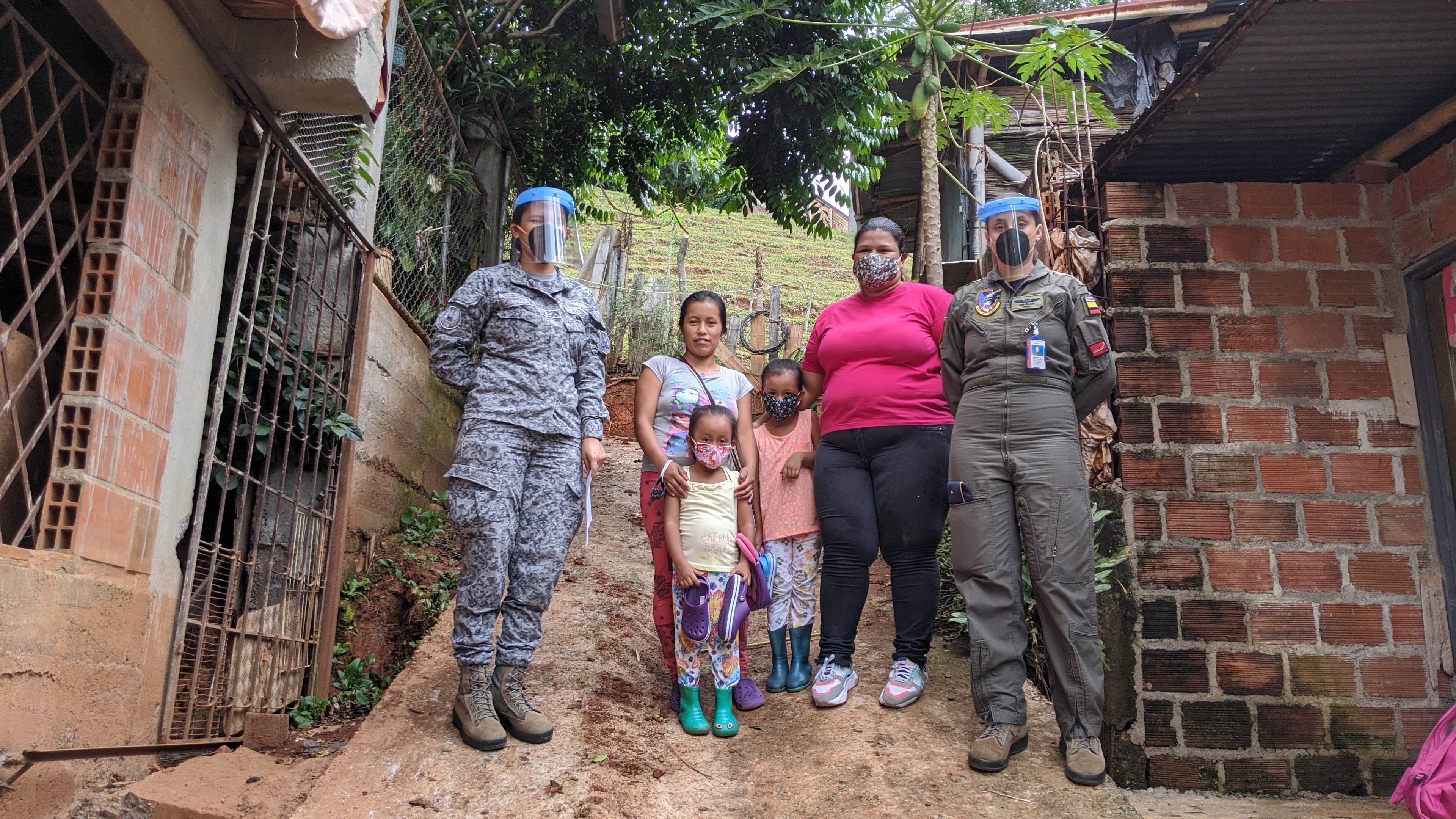 Fuerza Aérea brinda apoyo al resguardo indígena Guambía en el Valle del Cauca  