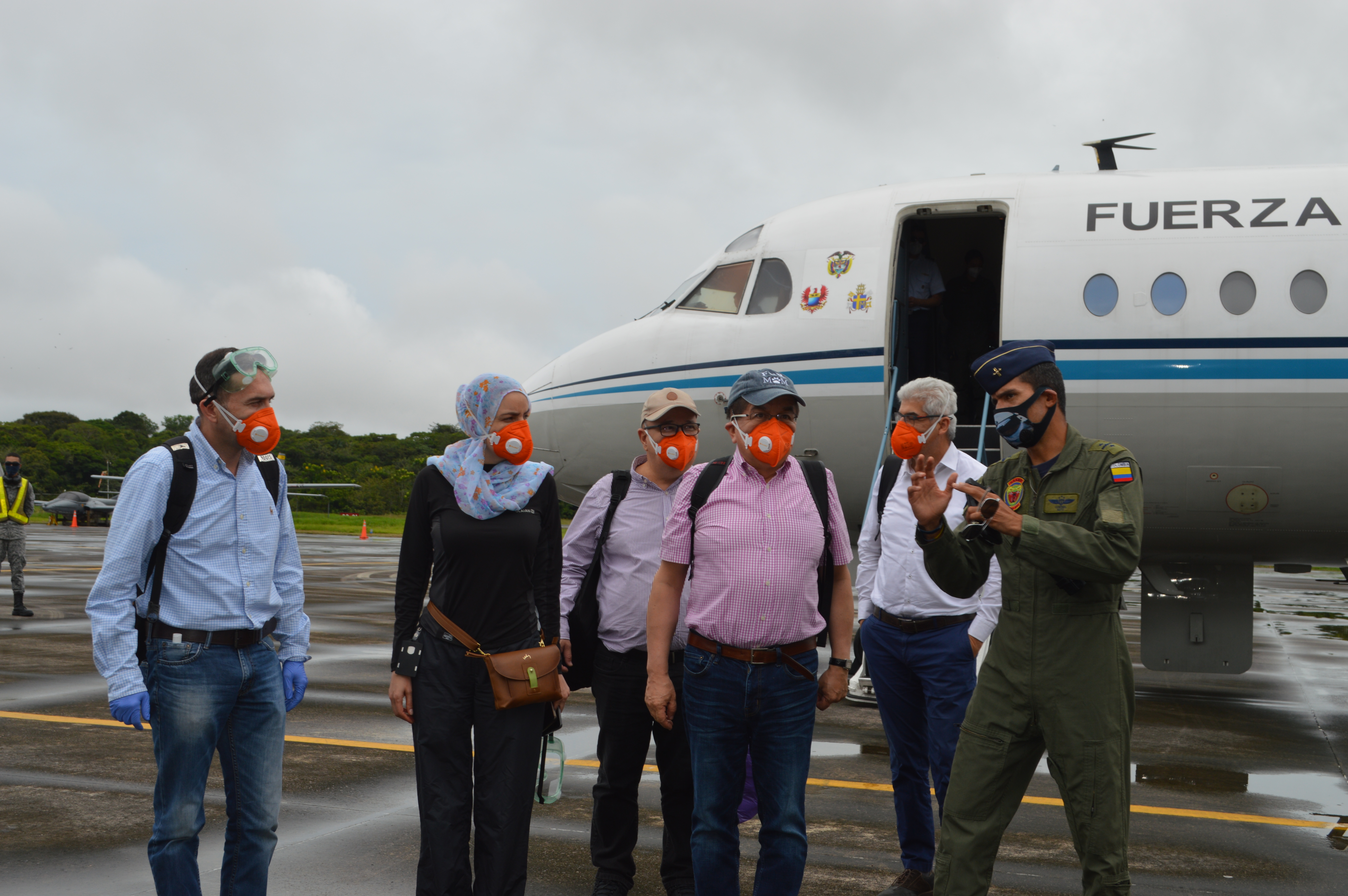 Ministro de Salud fue recibido por el Grupo Aéreo del Amazonas ante su visita a Leticia