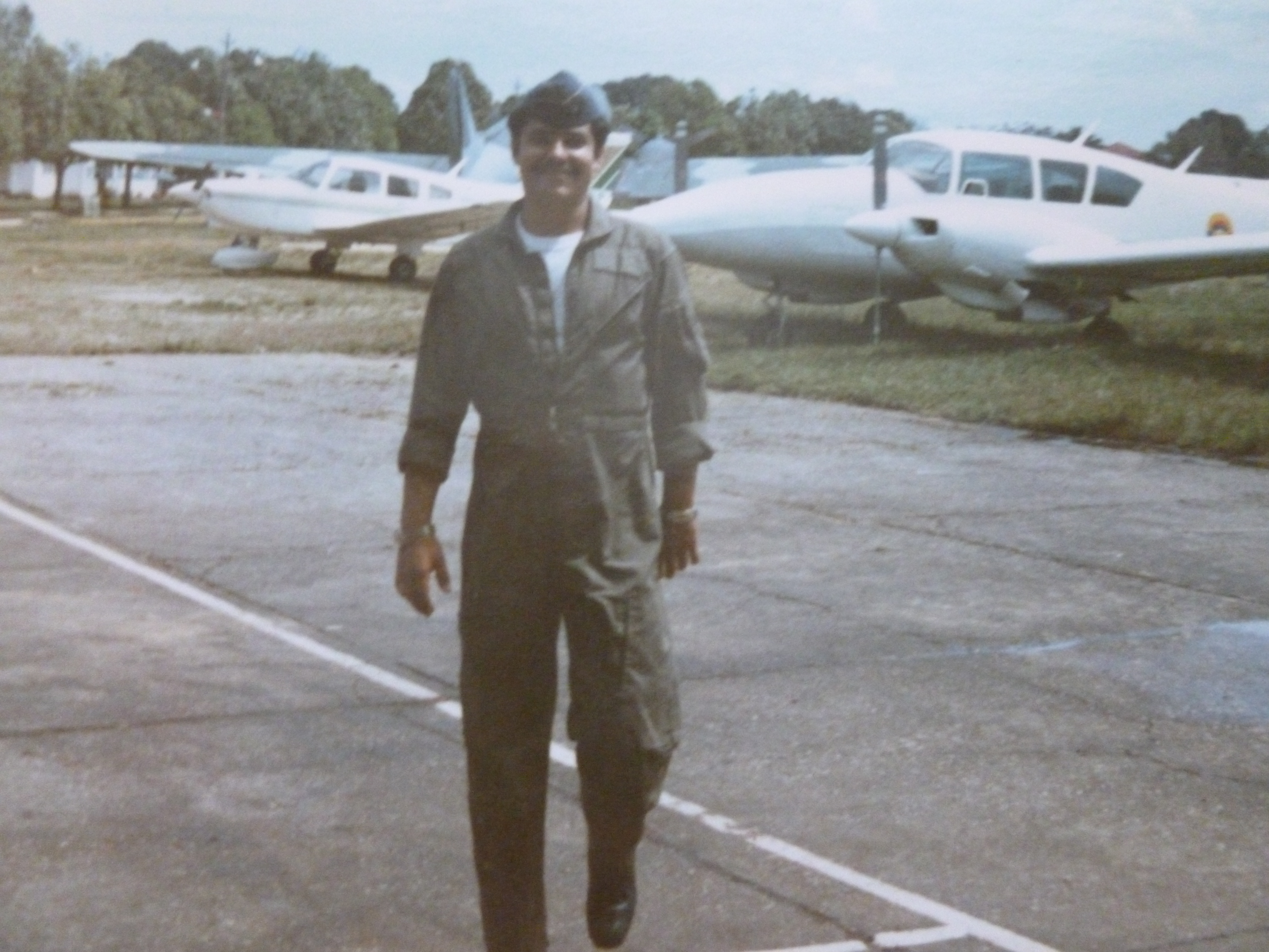  “El vuelo a la eternidad” del Capitán Raúl Castañeda