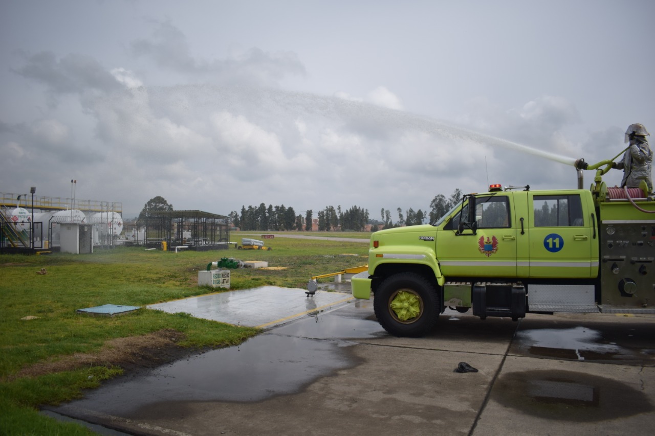 CAMAN realiza simulacro de derrame e incendio en complejo de combustible 