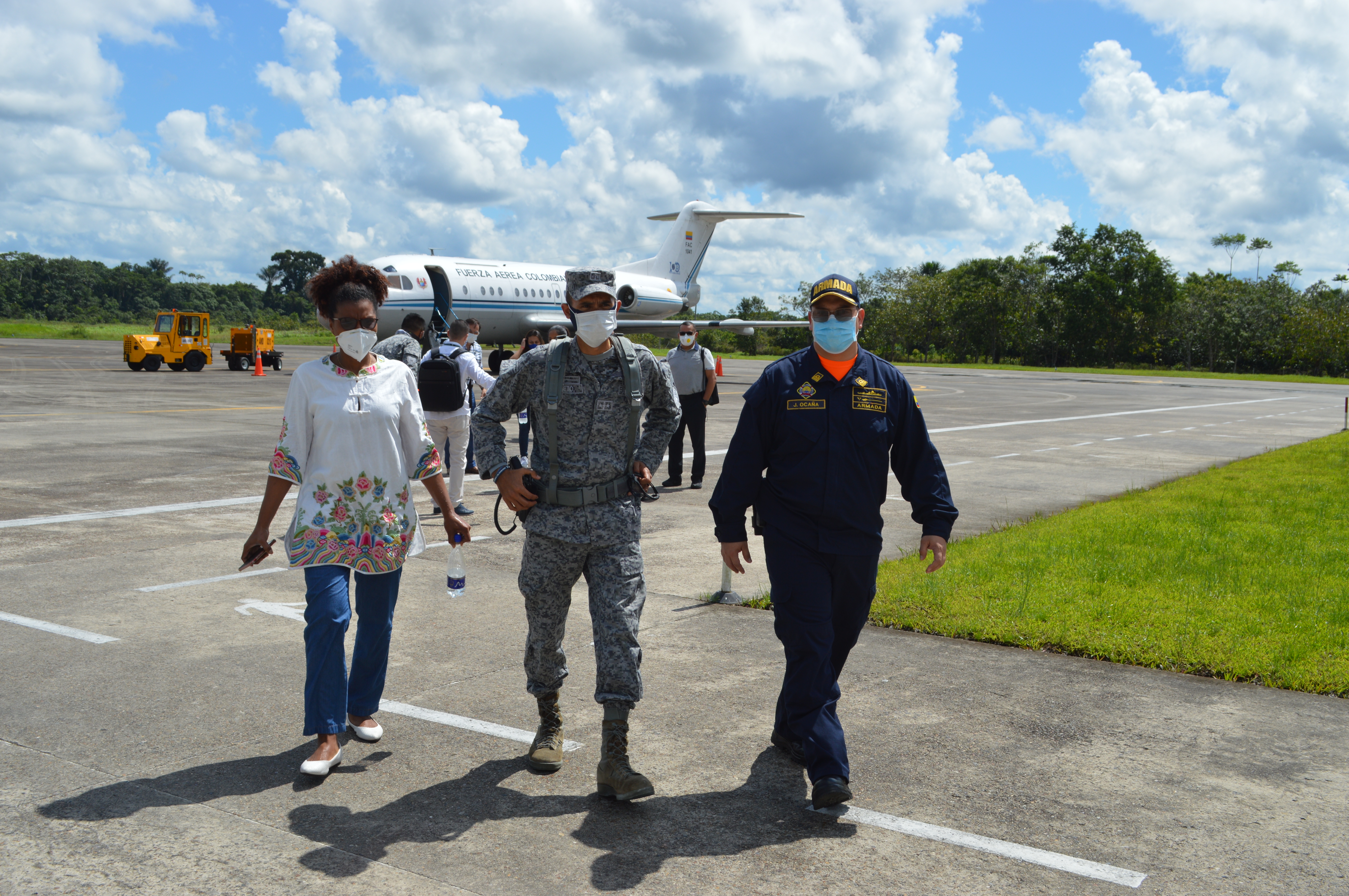 Ministra de Ciencia, Tecnología e innovación fue transportada por su Fuerza Aérea hacia el Amazonas