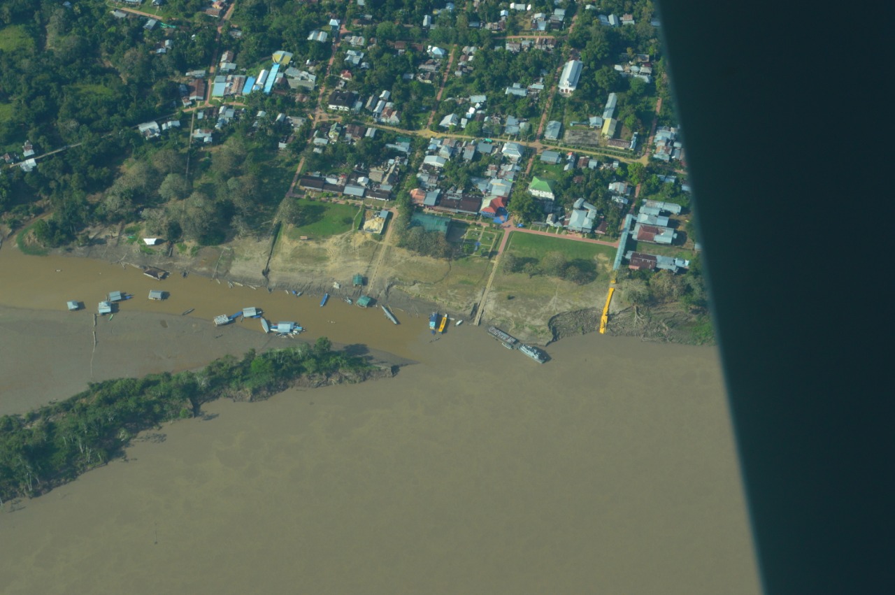 Su Fuerza Aérea realiza sobrevuelos por el Río Amazonas para reconocimiento de daño geológico