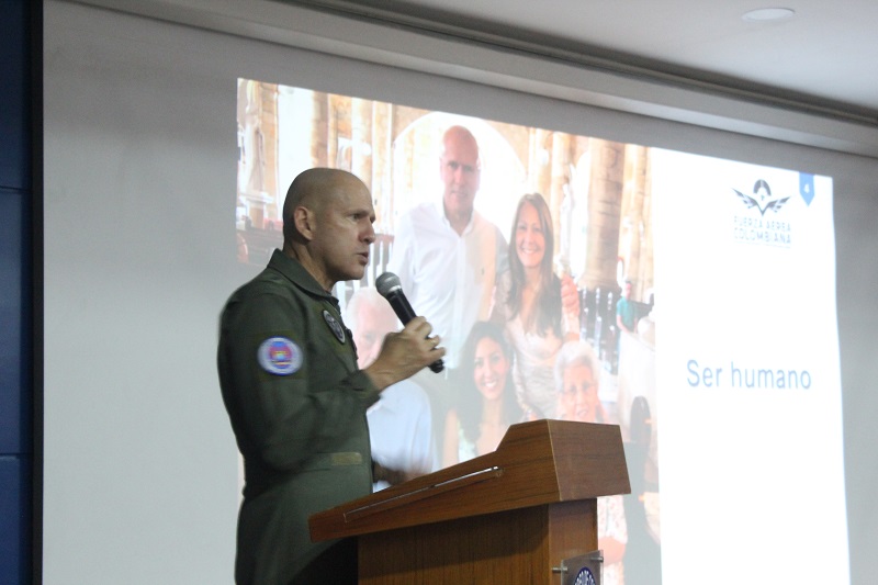 La Integridad, uno de los valores de su Fuerza Aérea Colombiana para servir a la nación