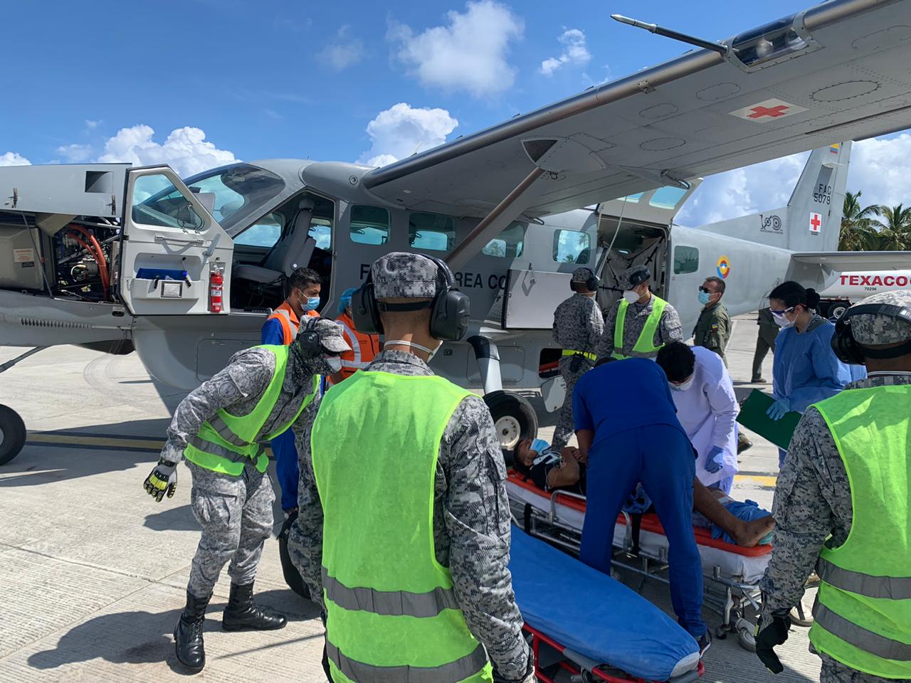 Incremento en operaciones de traslados aeromédicos y entrega de ayudas humanitarias por parte del GACAR