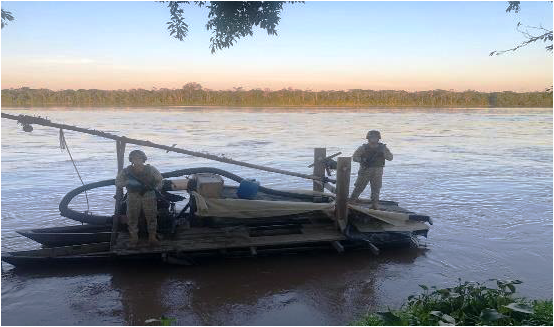 Operación contra la minería ilegal en el río Caquetá