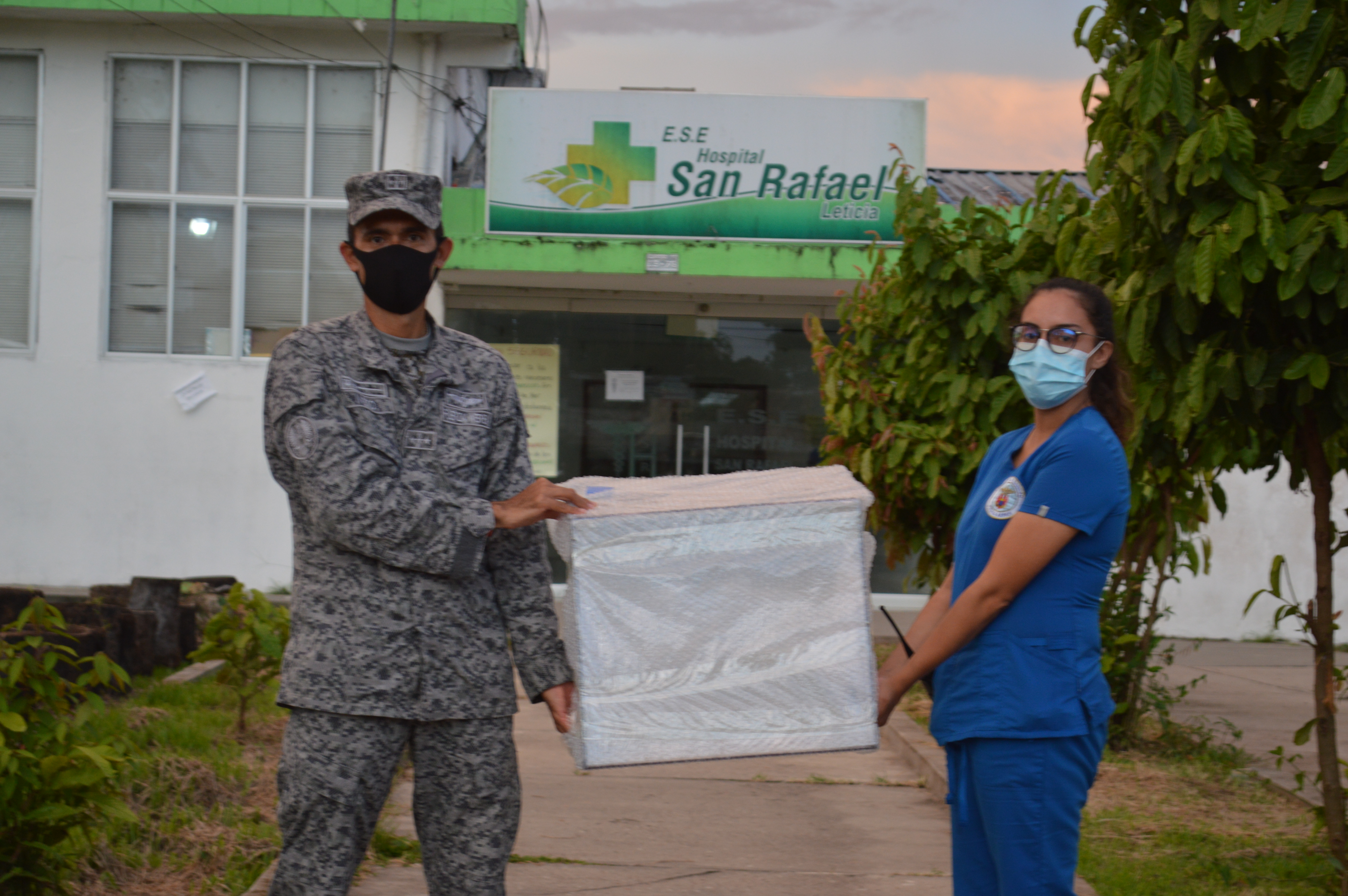Apoyo estratégico de su Fuerza Aérea al Hospital San Rafael de Leticia durante la pandemia 