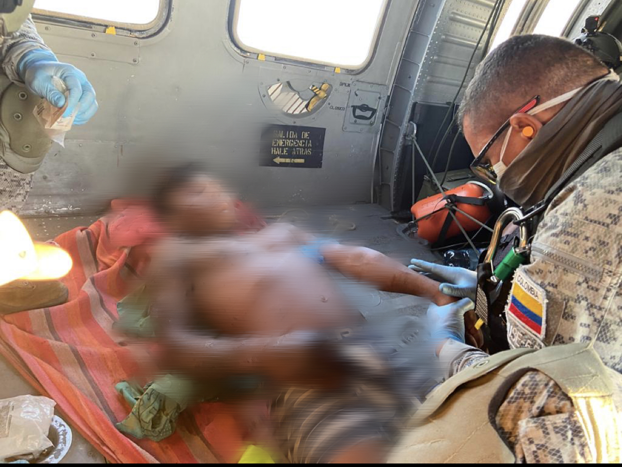 Dos Indígenas heridos fueron evacuados por su Fuerza Aérea en Antioquia