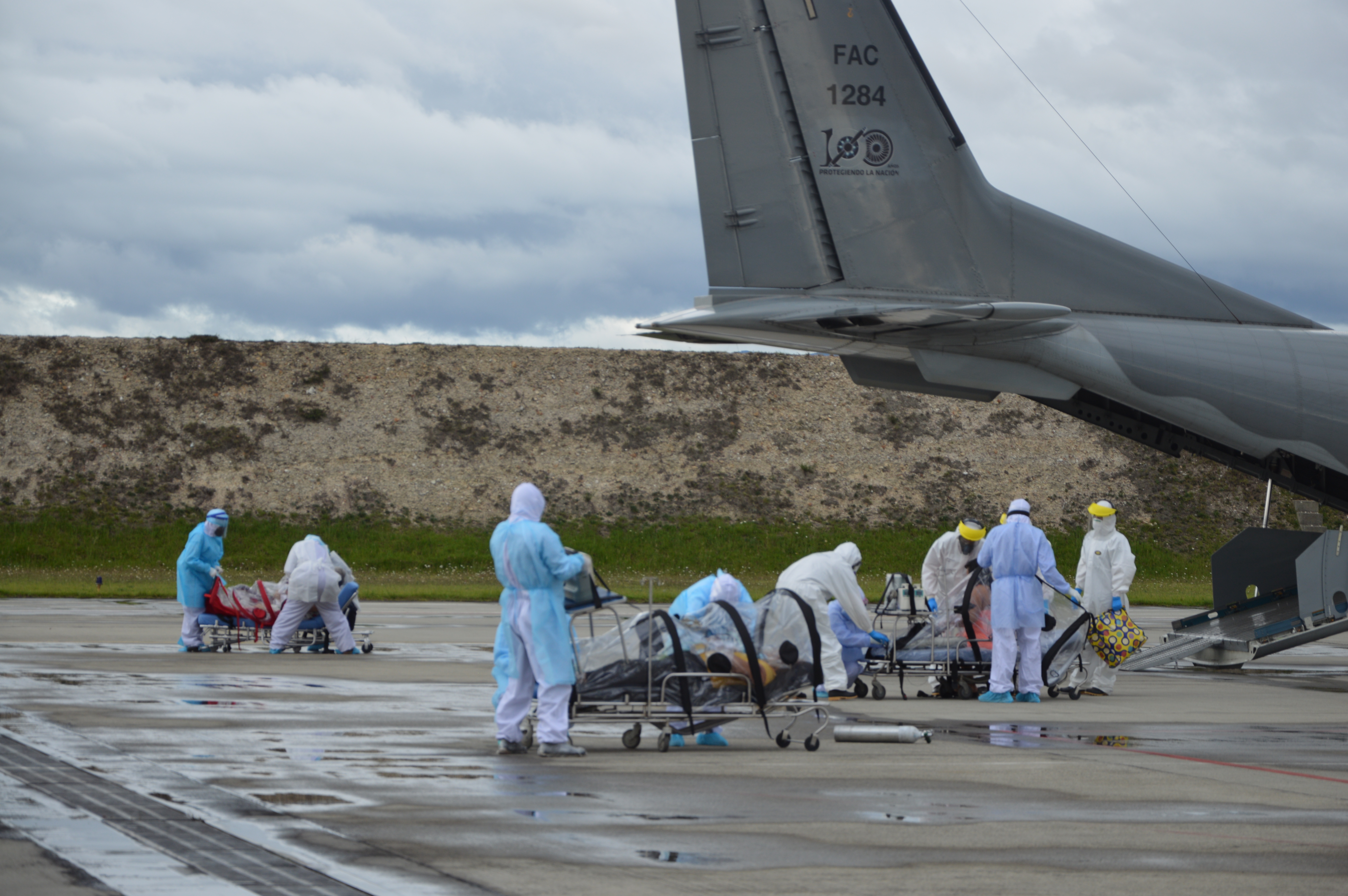 Traslados masivos de pacientes con COVID-19, una capacidad de su Fuerza Aérea Colombiana.