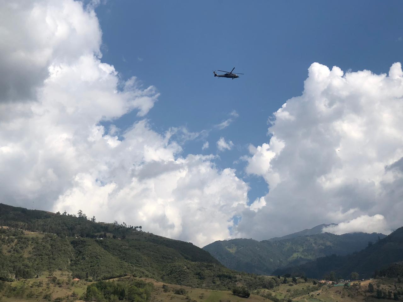 Helicóptero de su Fuerza Aérea, realizó verificación de incendio en el Páramo de Santurbán