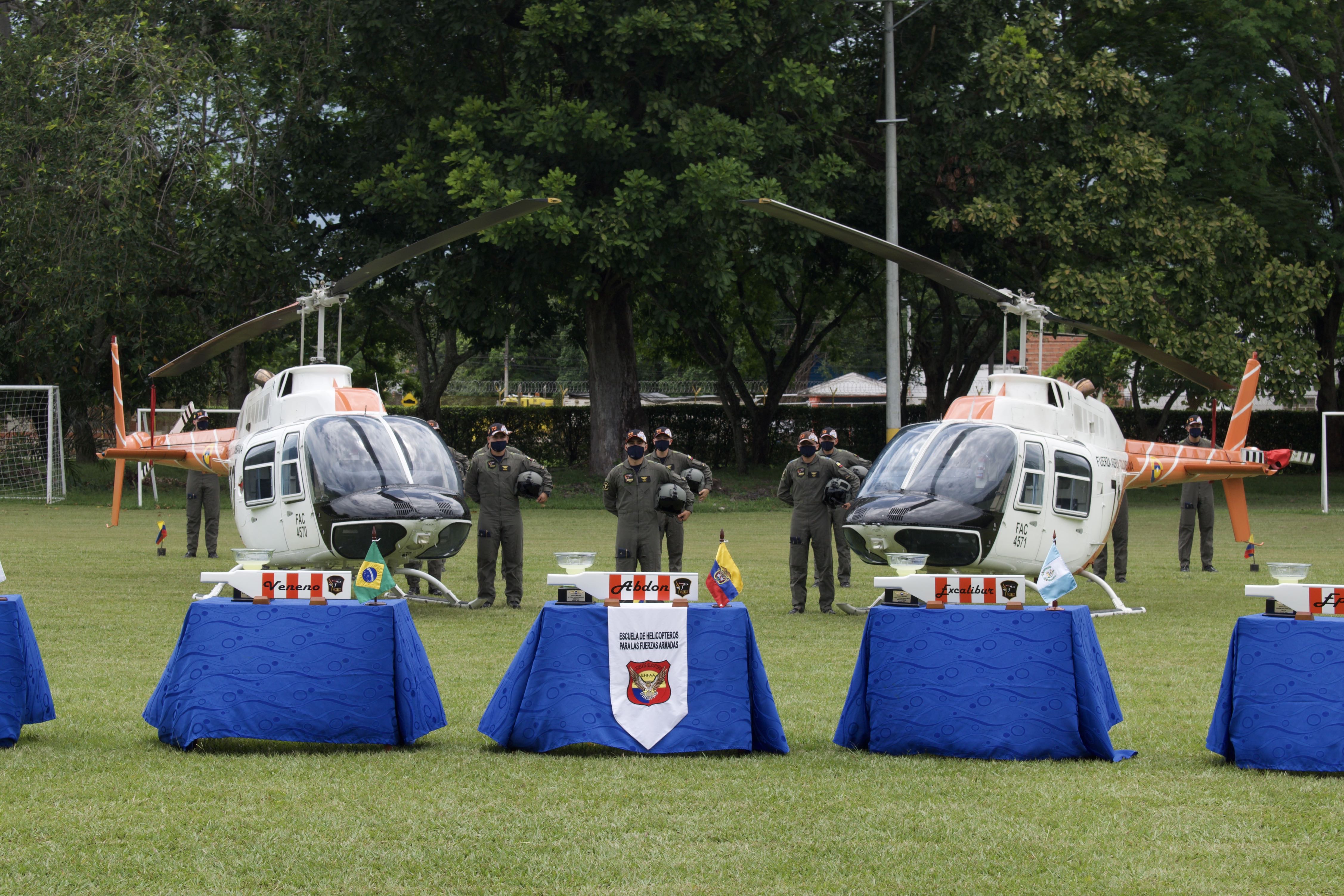 Alféreces de su Fuerza Aérea Colombiana tuvieron por primera vez su ‘Vuelo Solo’ como pilotos militares