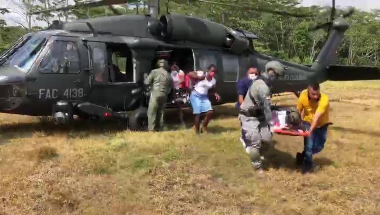 Dos mujeres en grave estado de salud fueron rescatadas por su Fuerza Aérea Colombiana   
