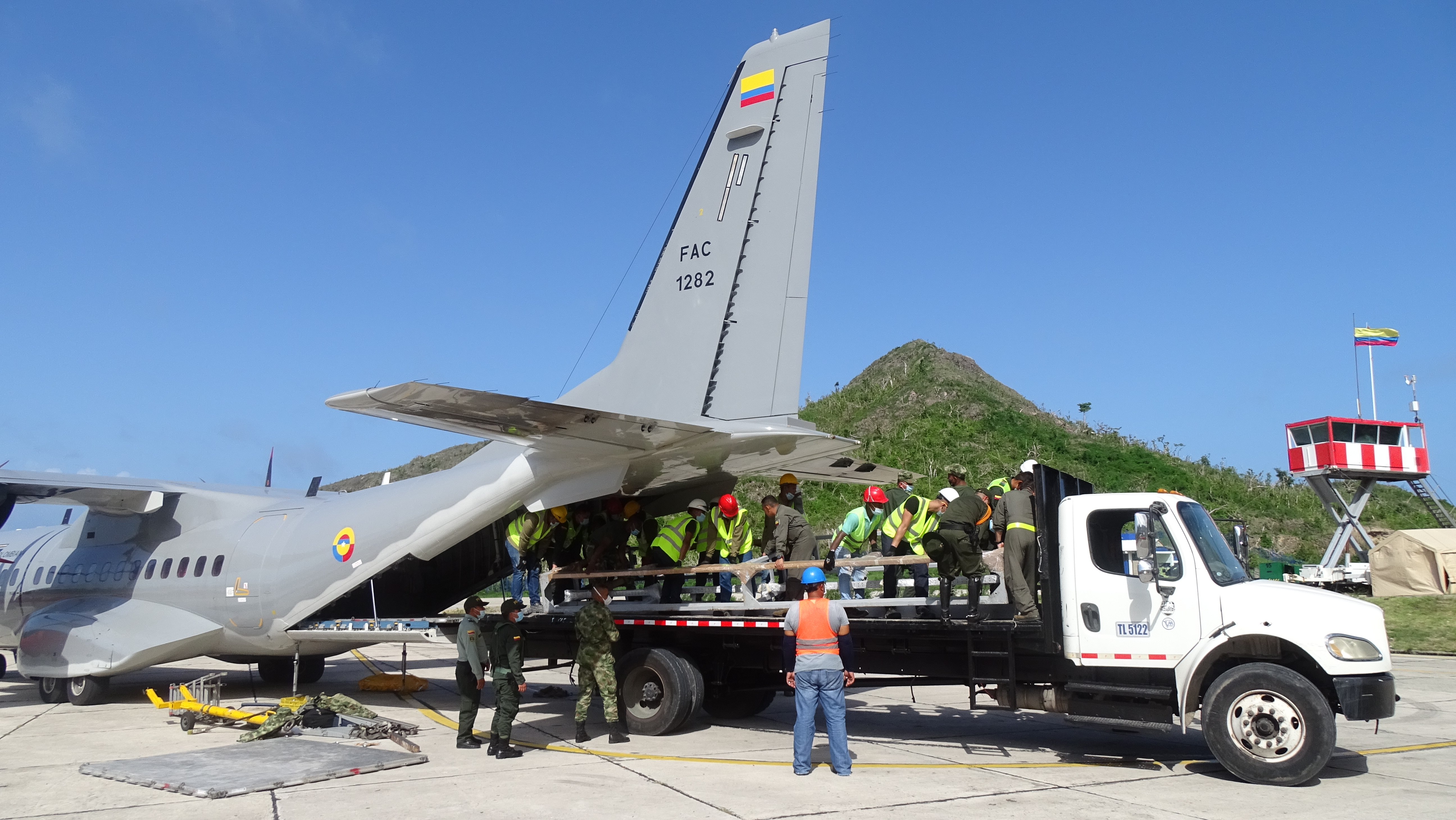 Fuerza Aérea transportó planta desalinizadora hacia Providencia