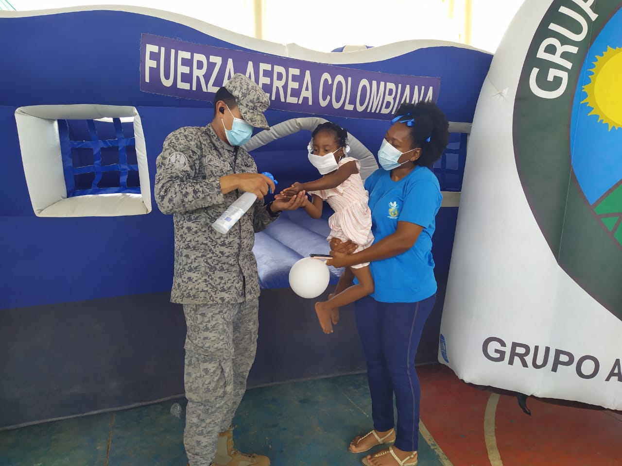 Fuerza Aérea celebró el día internacional del niño con la comunidad del sector de San Luis