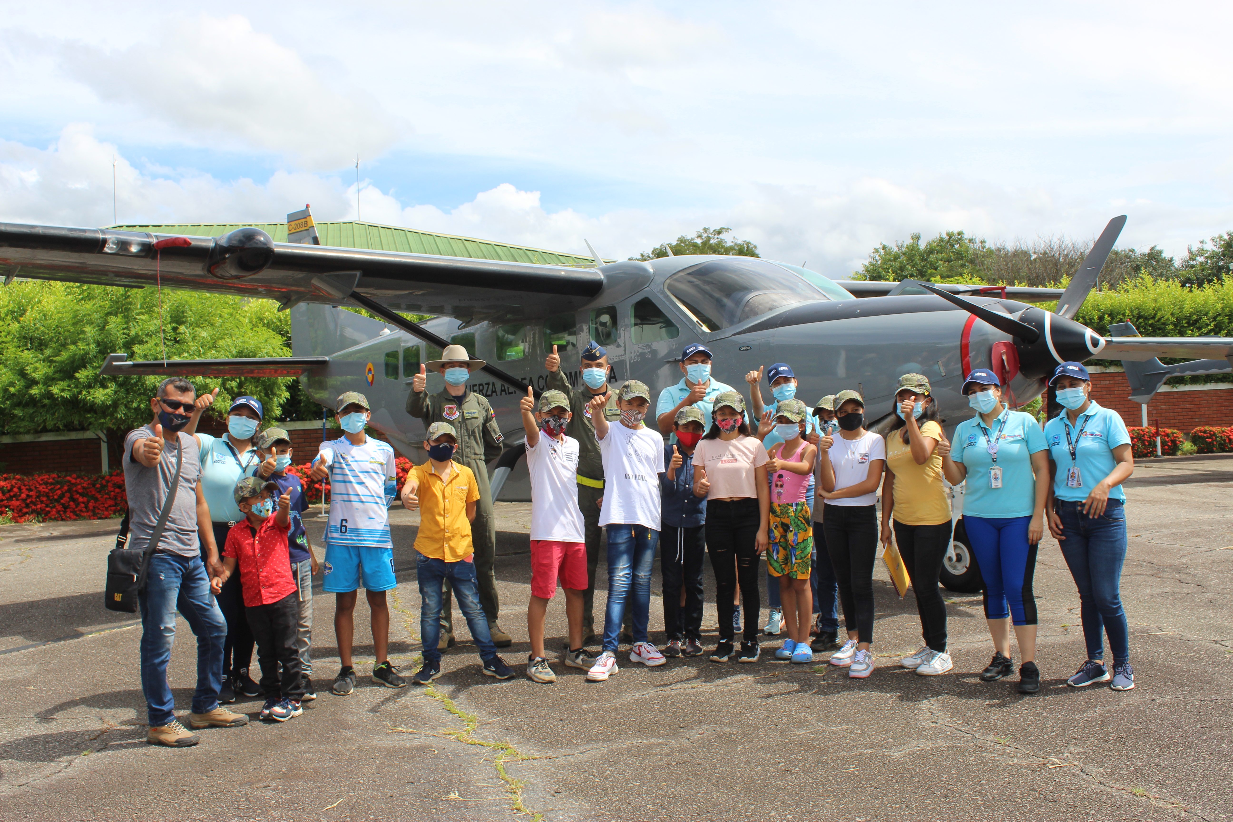 Niños y jóvenes de Yopal vivieron una mañana más cerca de su Fuerza Aérea Colombiana