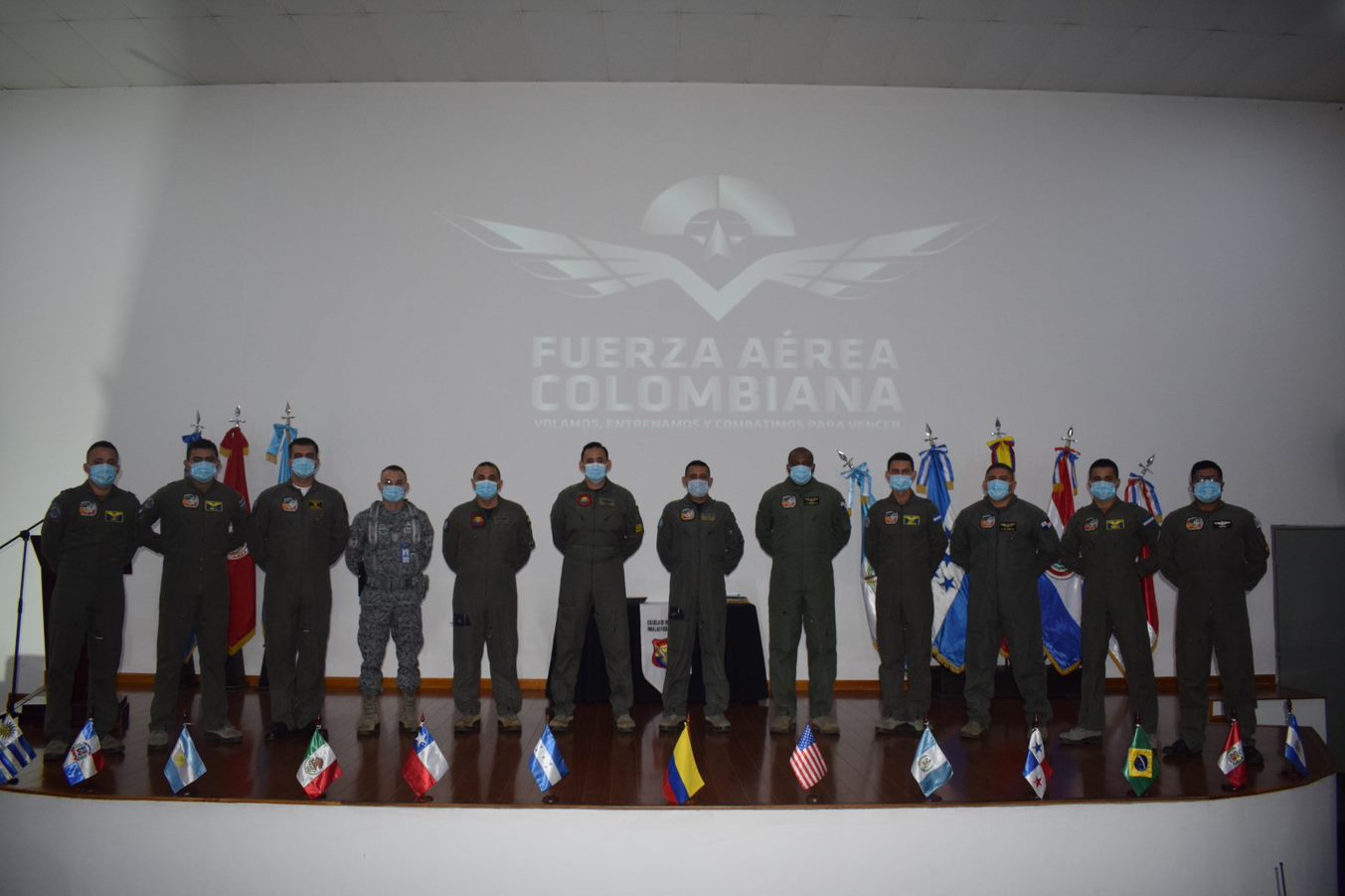 Curso TER de alumnos internacionales fueron capacitados por su Fuerza Aérea Colombiana