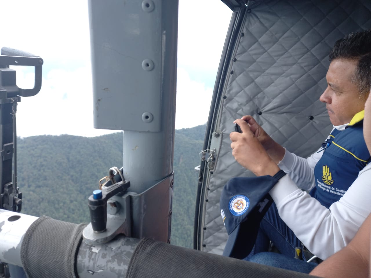 Sobrevuelos de detección de alertas tempranas por desastres naturales en el Caquetá realiza su Fuerza Aérea Colombiana