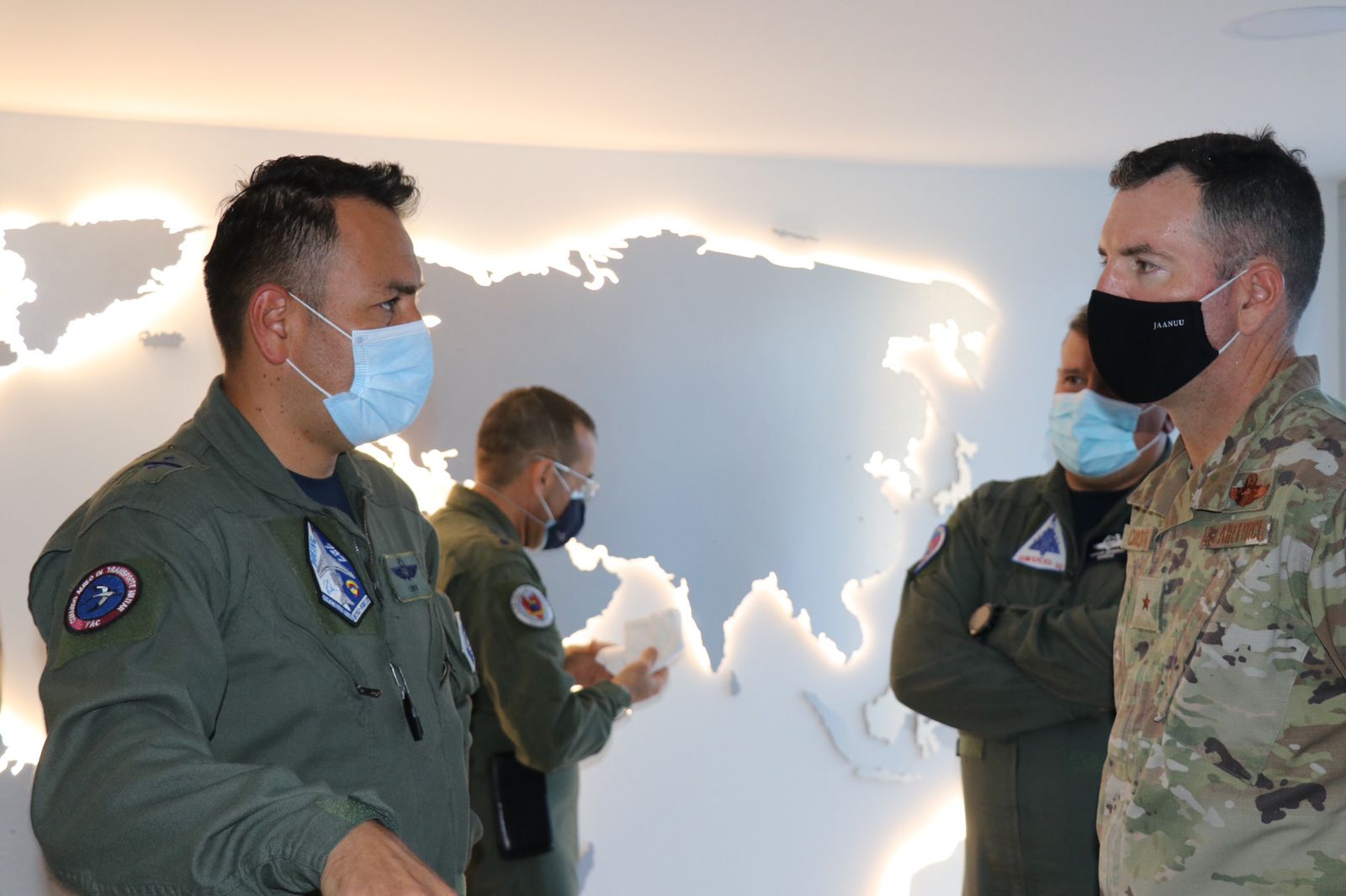  Segundo Comandante de la Doceava Fuerza Aérea de los EE UU visita el Comando Aéreo de Transporte Militar-CATAM