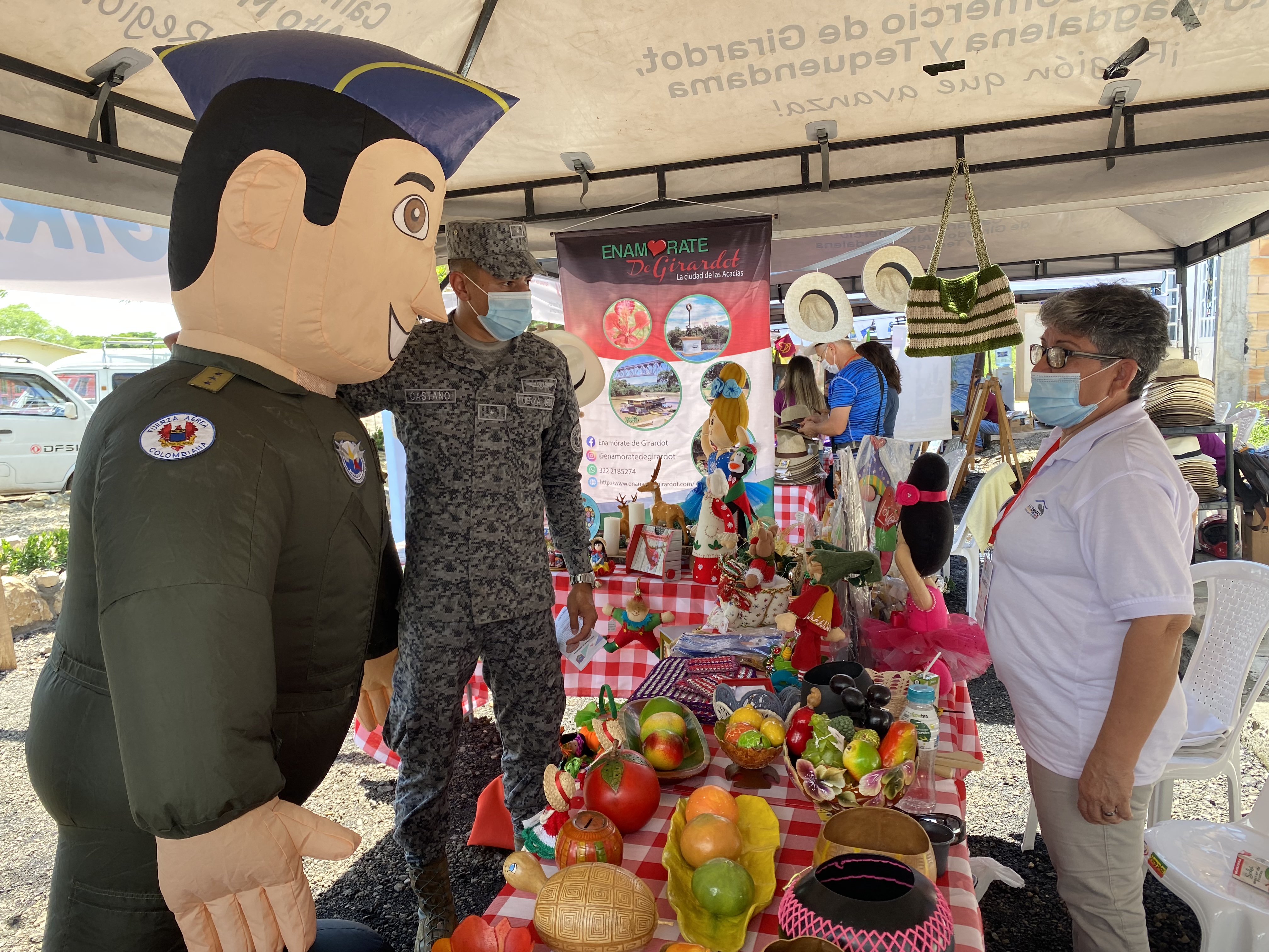Bulevar comercial en Tocaima es apoyado por su Fuerza Aérea Colombiana 