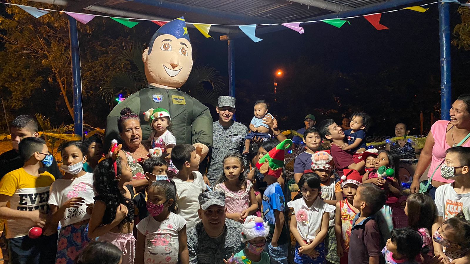 Niños de Girardot iniciaron con alegría las novenas con apoyo de su Fuerza Aérea Colombiana