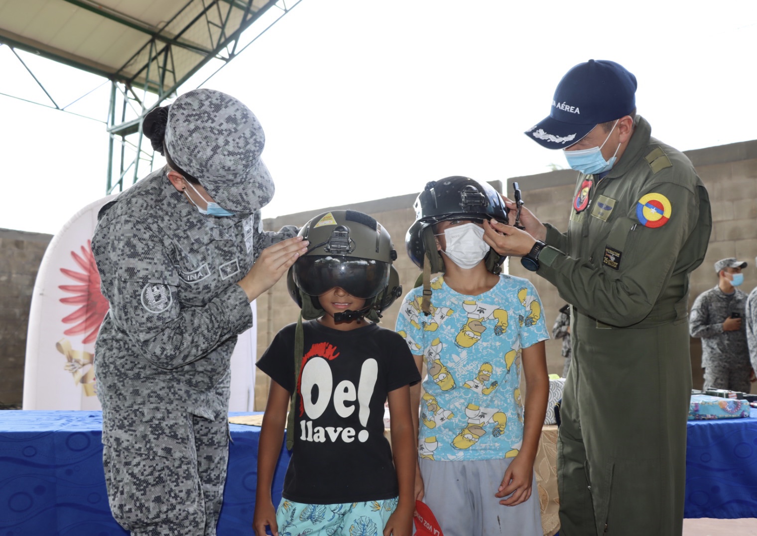 Niños y jóvenes de Melgar tuvieron un día de felicidad con apoyo de su Fuerza Aérea