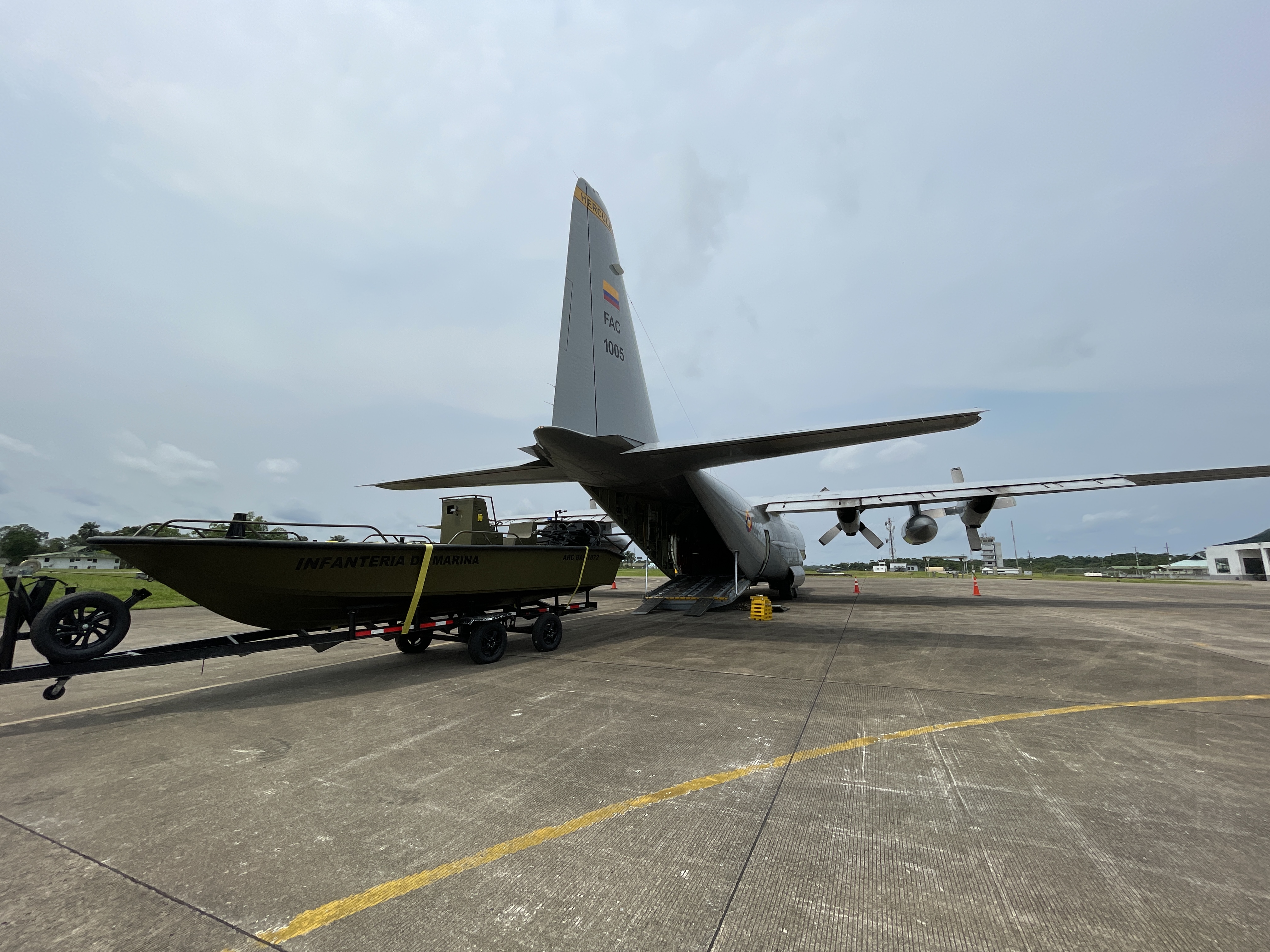 Botes fluviales llegaron a Caquetá gracias a las capacidades  de su Fuerza Aérea