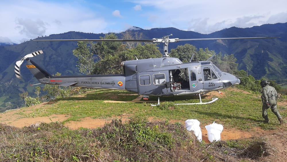 En municipios del sur del Tolima  hay agua potable en razón de un vuelo de su Fuerza Aérea 