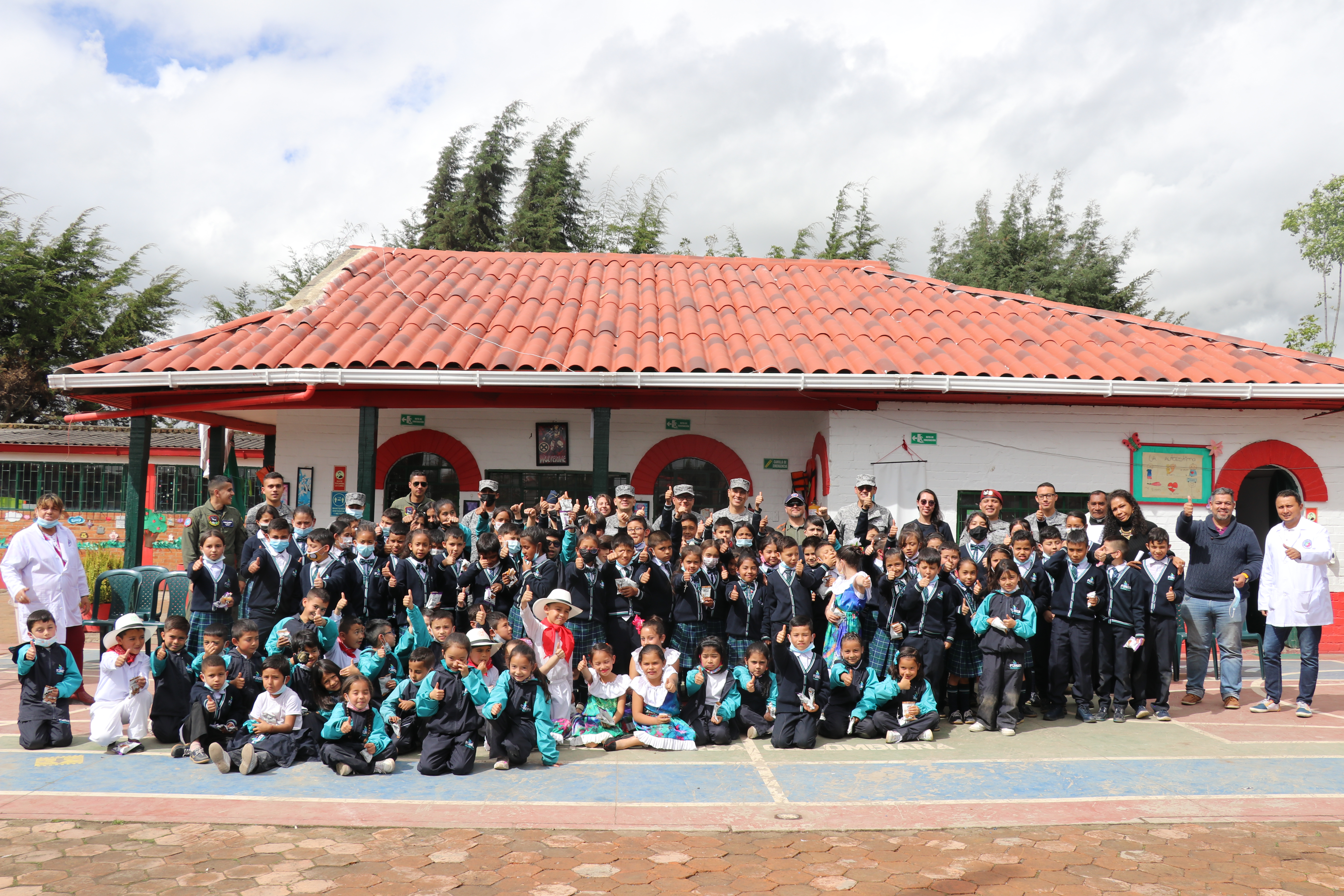 Con el “Plan Corazón Amigo”, CATAM entrega sonrisas a niños y niñas de la Escuela El Cerrito 