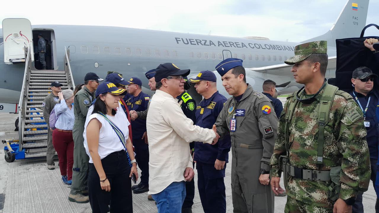 Presidente de la República Gustavo Petro hace presencia en San Andrés tras el paso del huracán Julia 
