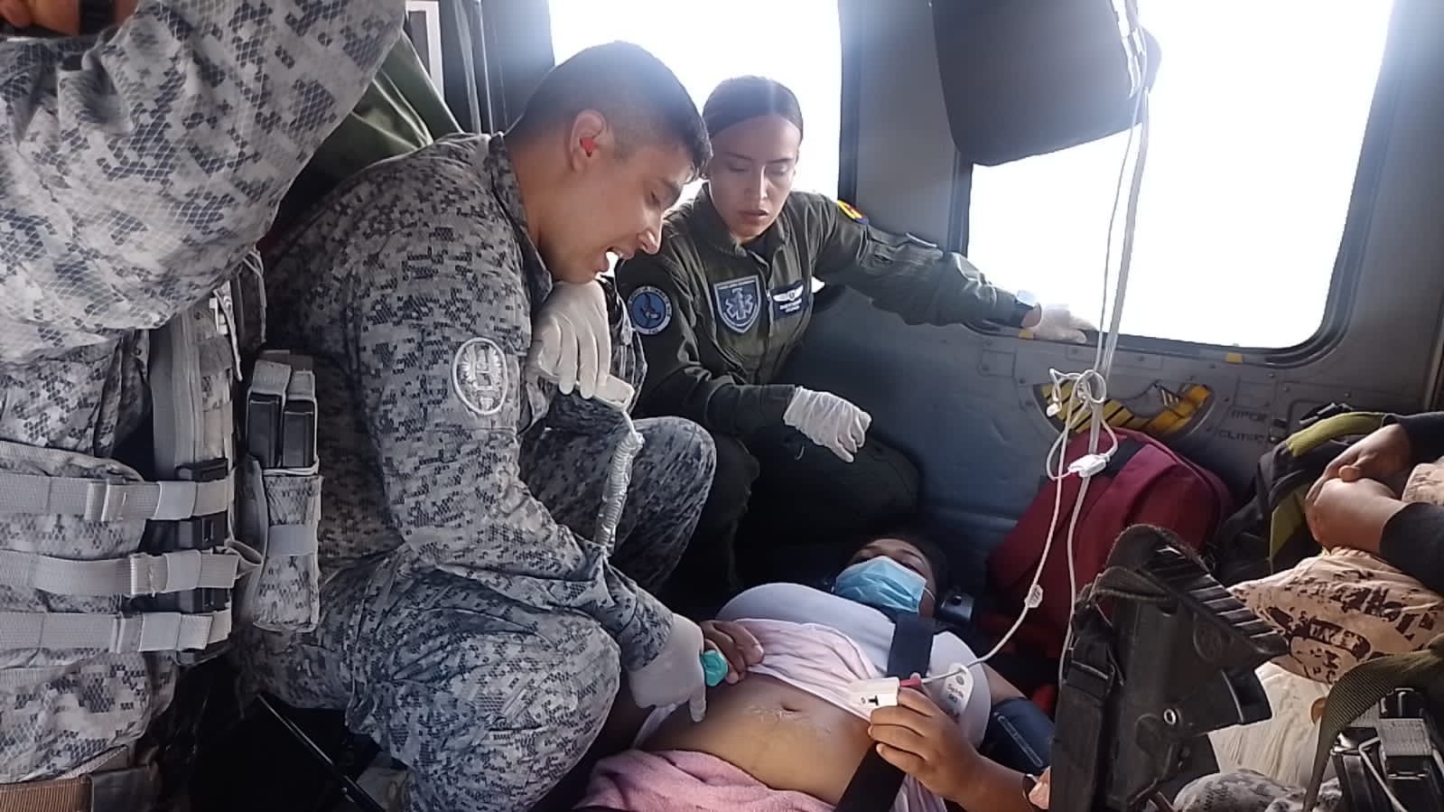 Madre gestante es evacuada por un Ángel de la Fuerza Aérea