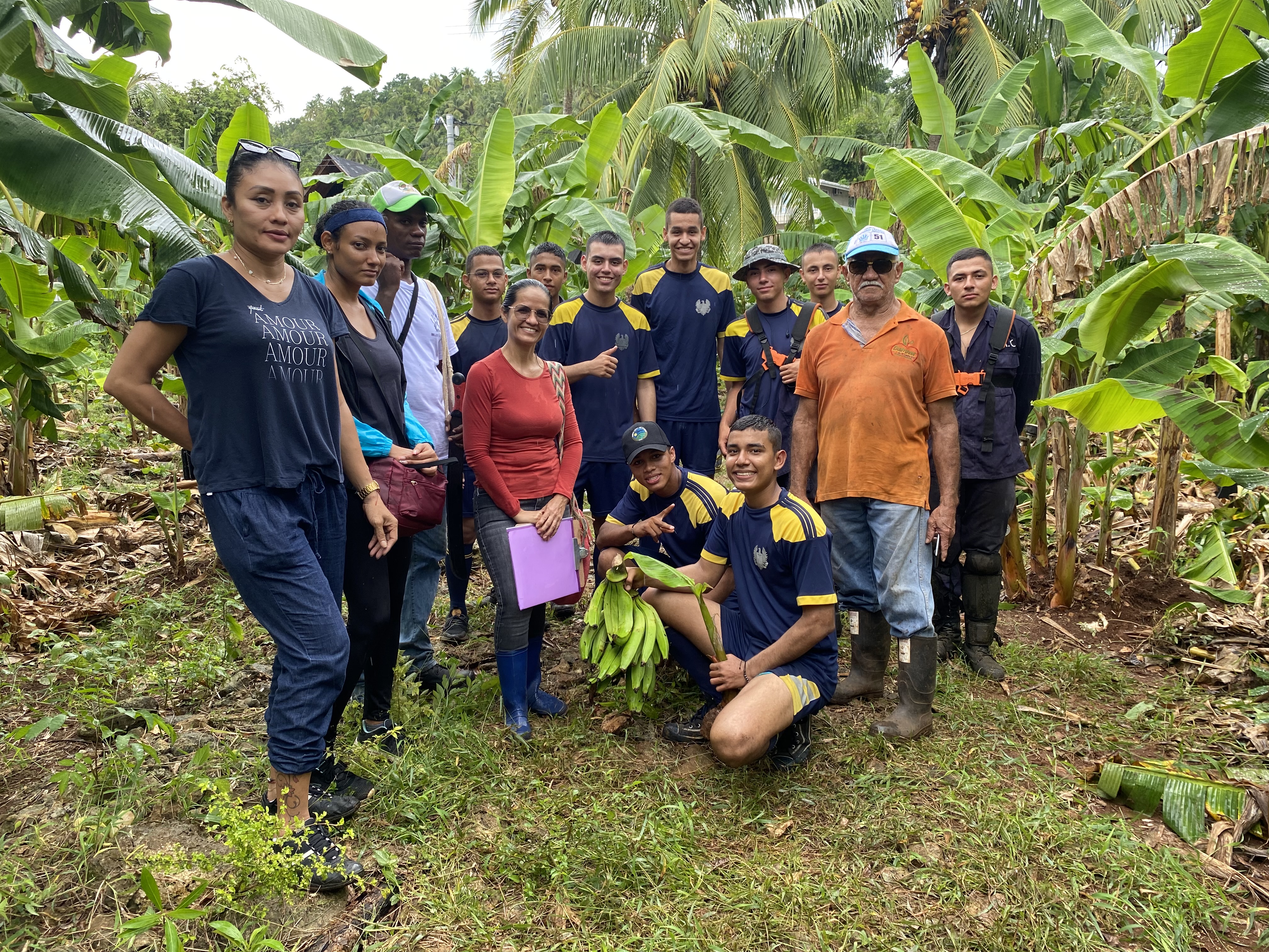 Embellecimiento y limpieza en parcelas en la Isla de San Andrés