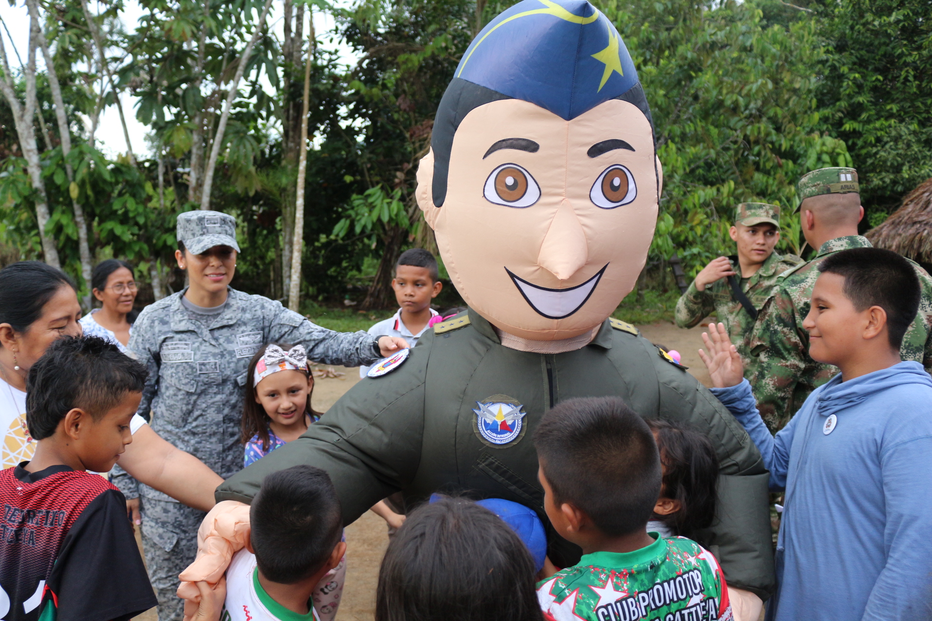 La Operación Gratitud inicia alegrando a las familias de Caquetá 
