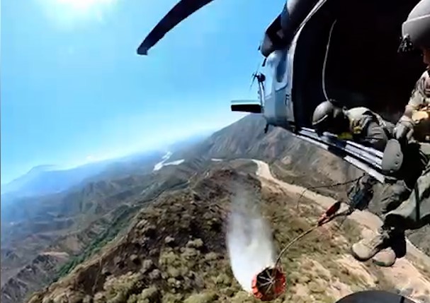 Controlado incendio en el occidente de Antioquia, con un helicóptero de su Fuerza Aérea