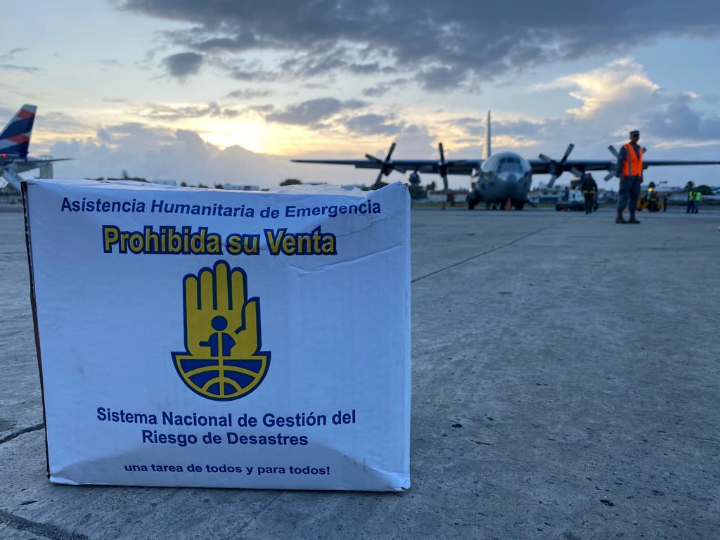 Tras emergencia por fuertes lluvias, Fuerza Aérea transporta ayudas humanitarias a San Andrés
