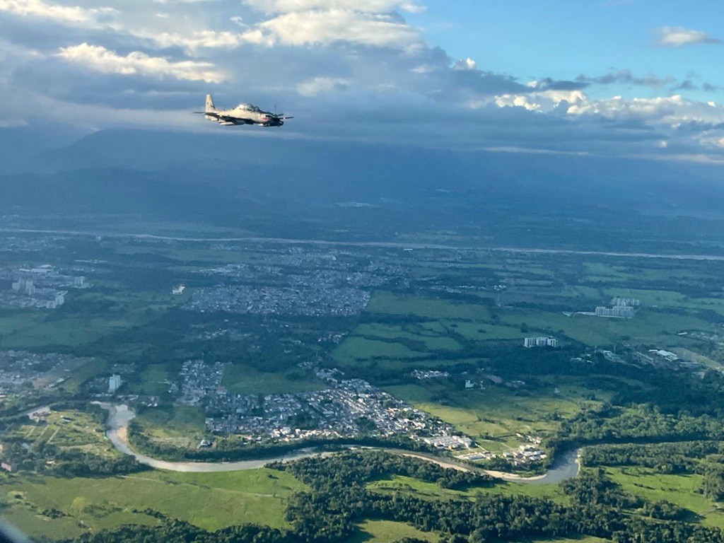 Operaciones de vigilancia y reconocimiento aéreo del  CACOM 2 le permiten a los colombianos tener un viaje seguro
