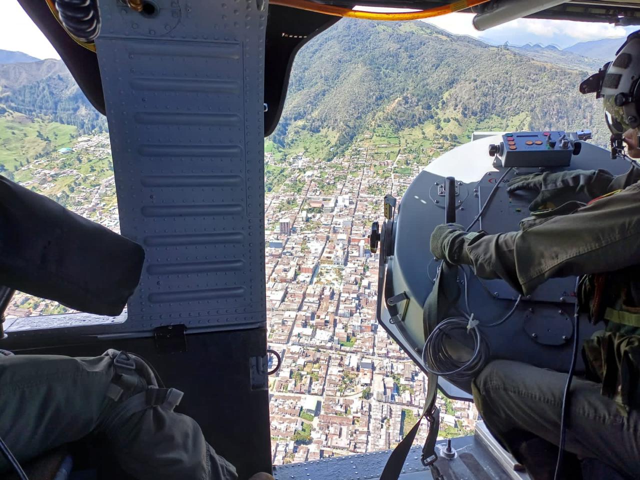 Con misiones de lanzamiento de volantes y perifoneo aéreo se refuerza la seguridad en el norte de Antioquia.