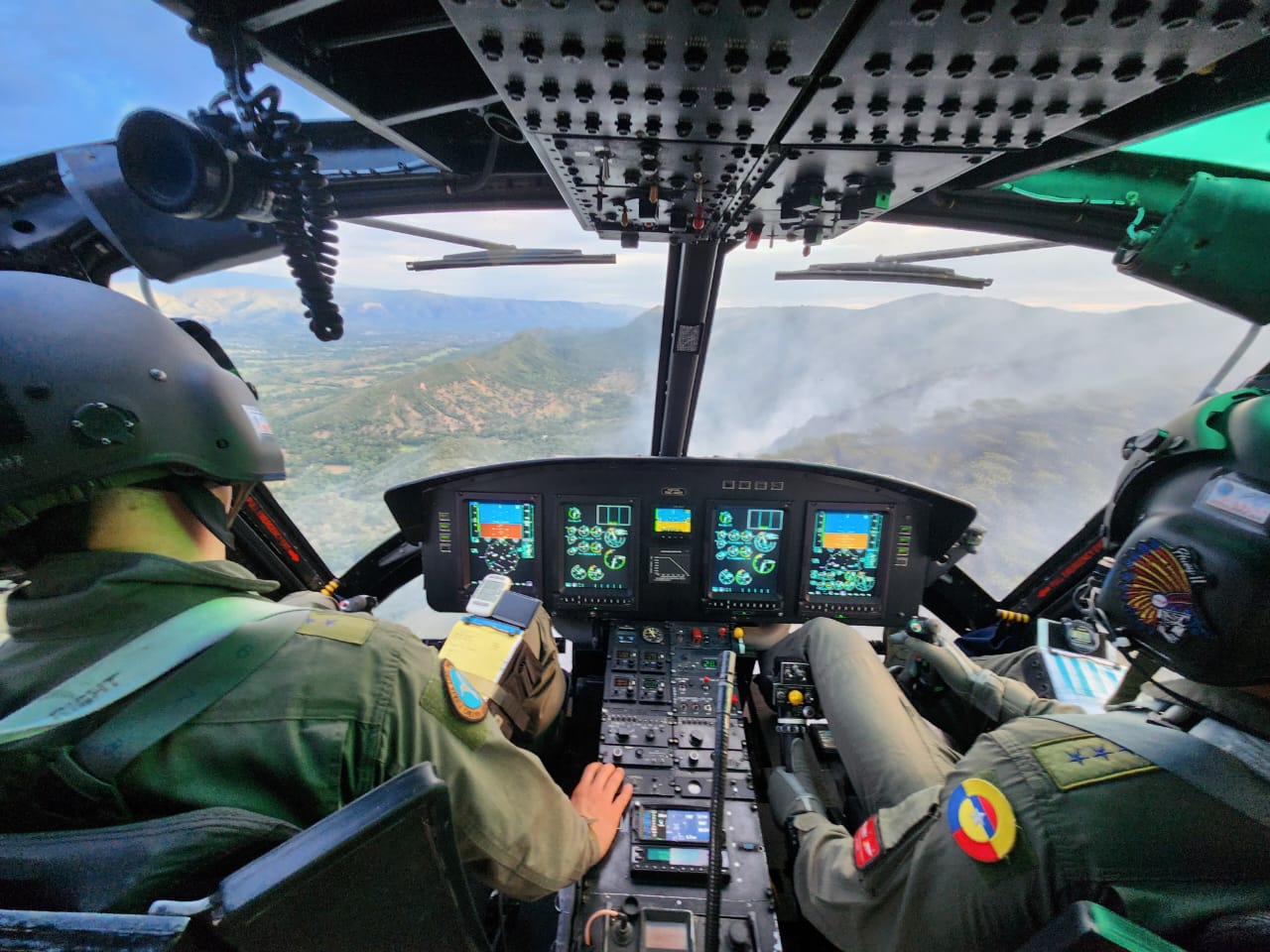  Incendio forestal en zona rural tolimense, está siendo extinguido desde el aire por la Fuerza Aeroespacial Colombiana