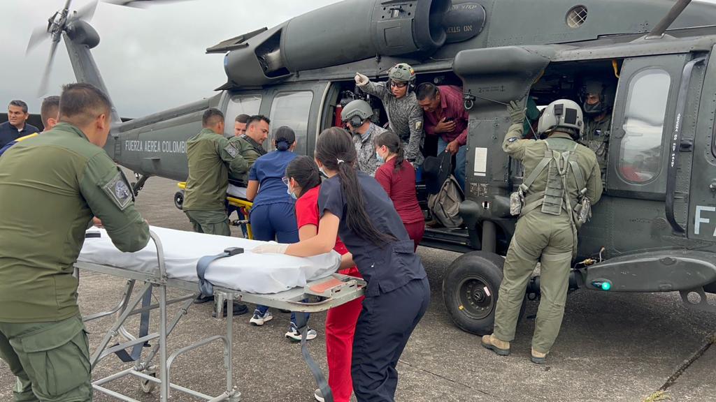 Helicóptero brinda asistencia humanitaria en Meta 