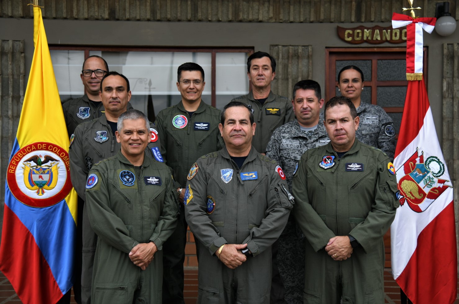 Jefe Estado Mayor de la Fuerza Aérea del Perú conoce capacidades de la Fuerza Aeroespacial Colombiana