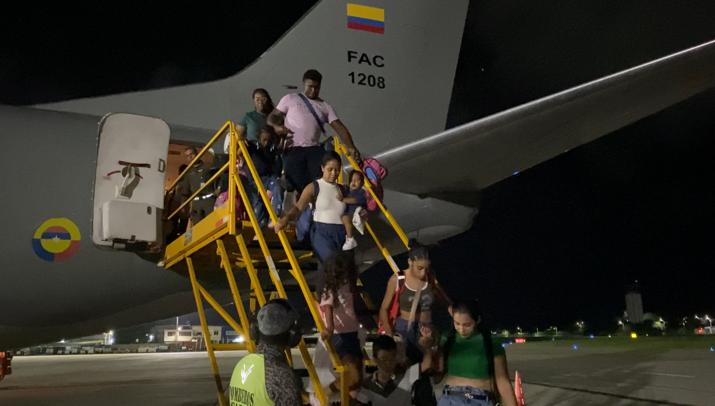 Deportistas regresan a San Andrés con el apoyo de su Fuerza Aeroespacial Colombiana