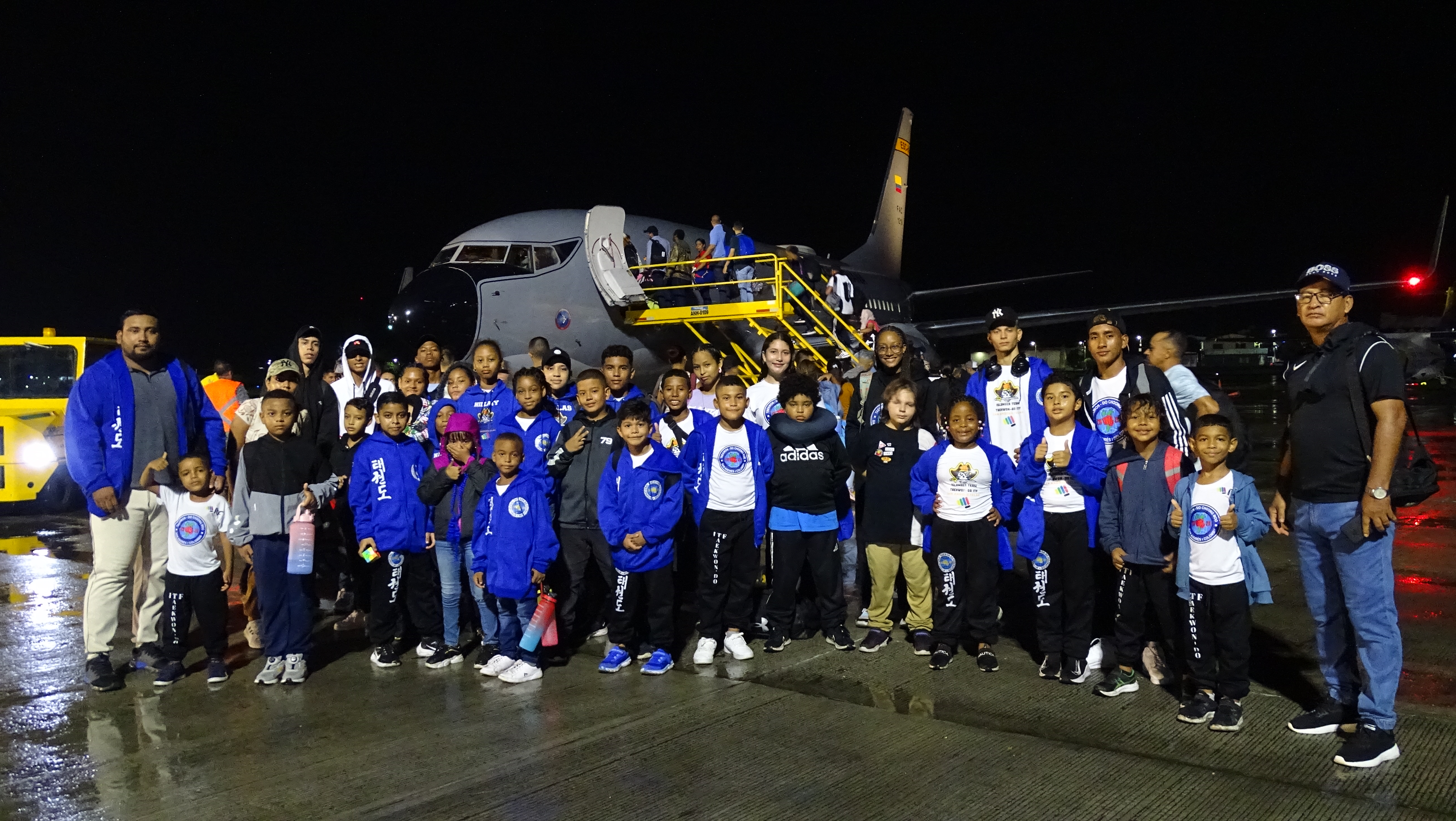 Niños taekwondistas de San Andrés fueron beneficiados con vuelo de apoyo hacia Bogotá