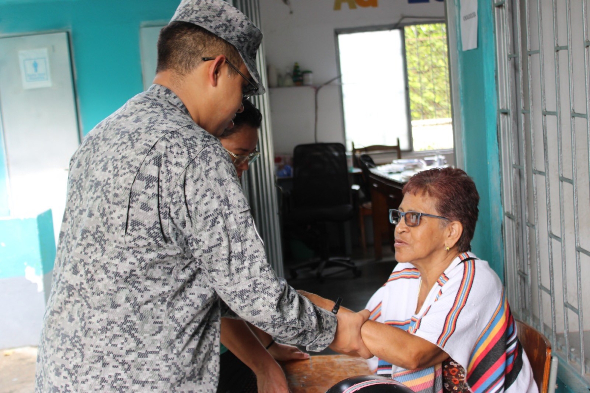 Con servicios de salud gratuitos más de 900 habitantes de Puerto Salgar, se beneficiaron en jornada de salud