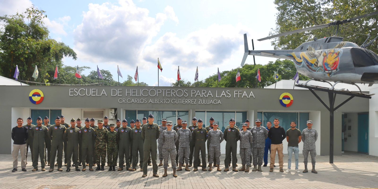 Alumnos del curso de Seguridad Operacional, visitaron el Laboratorio de Investigación de Accidentes en Melgar, Tolima