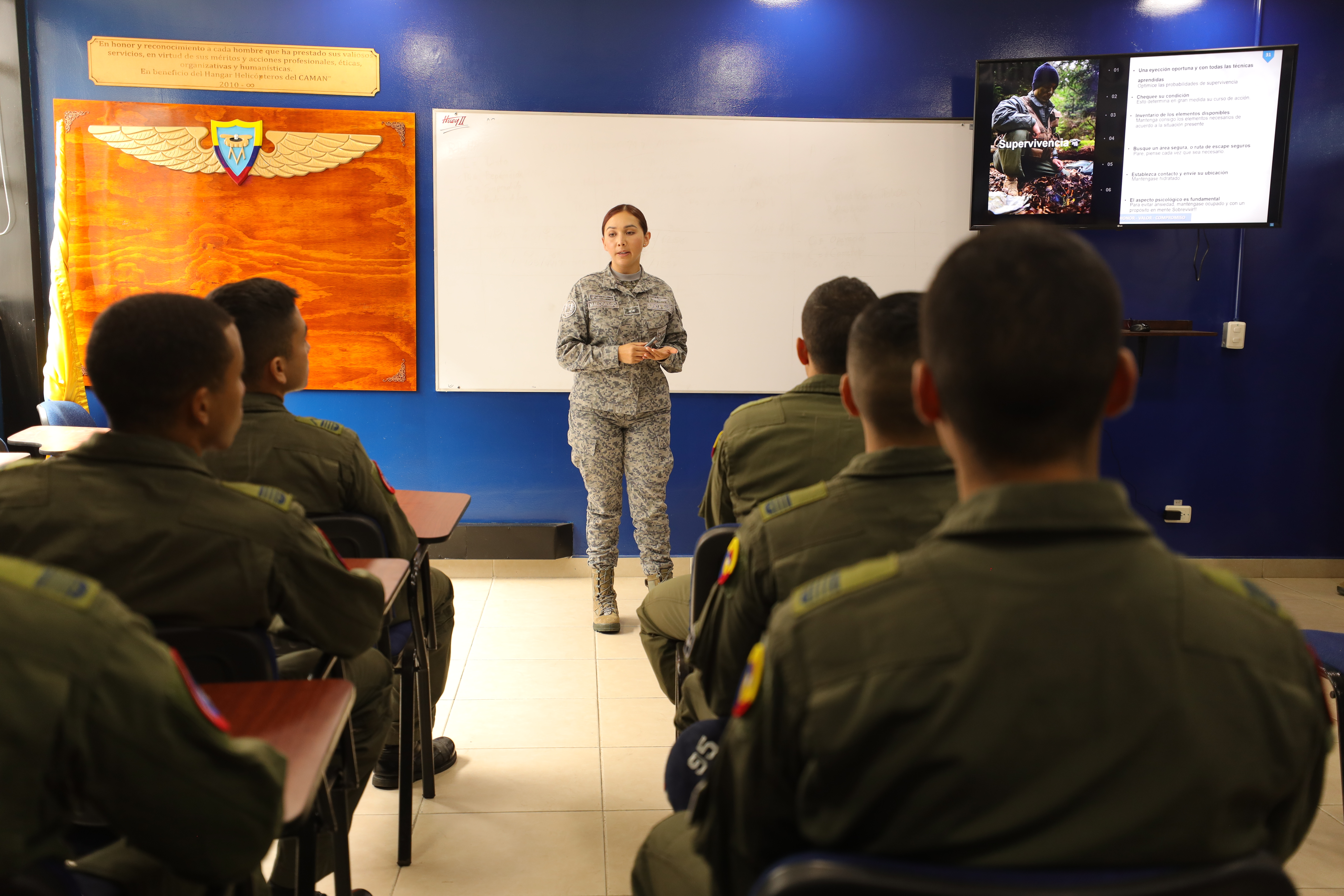 El Comando Aéreo de Mantenimiento impulsa la excelencia a través de cursos de capacitación técnica