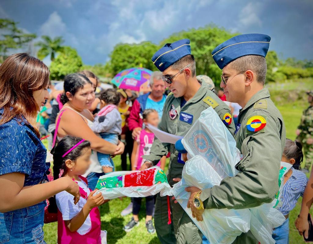Operación Gratitud aviva la magia de la navidad en San Luis y Villarica, Tolima